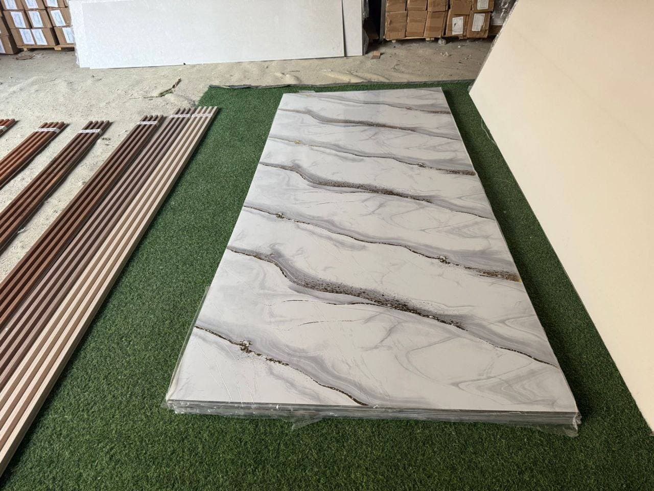 ריצוף אבן טבעית בחצר